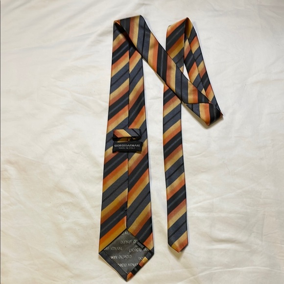 Giorgio Armani 100% Silk Striped Tie - Picture 4 of 5